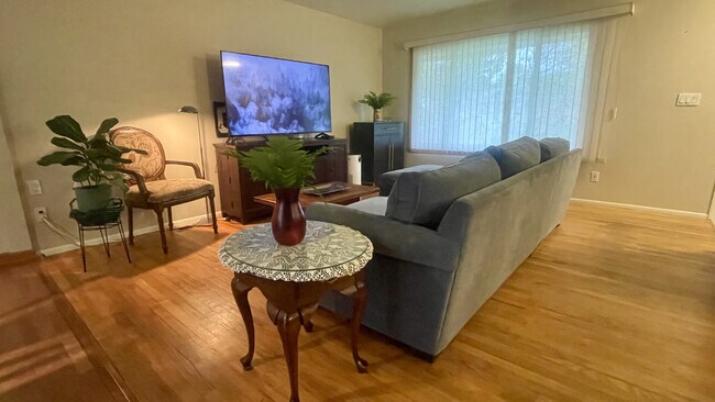 Foto del edificio - 2642 Bernice Ave