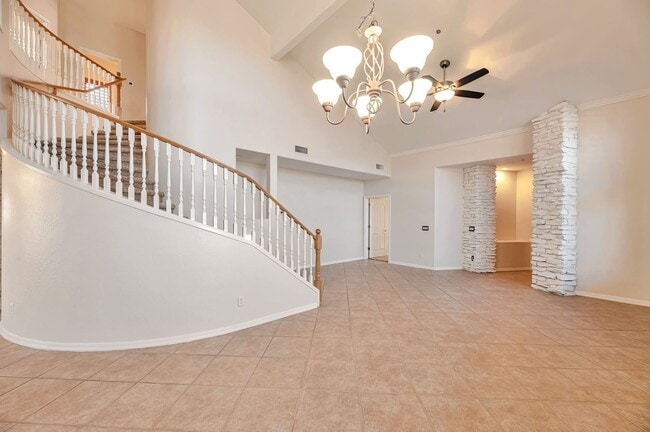 Building Photo - Stunning Mountain Views! Four Bed Home In East Scottsdale!