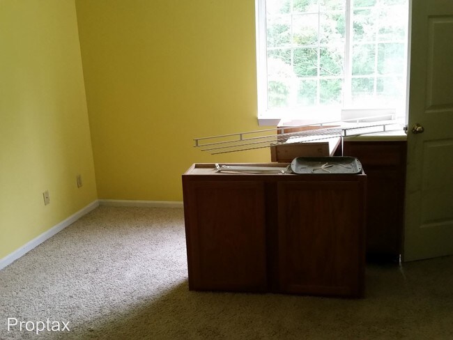 Building Photo - 205 Cave Run Dr