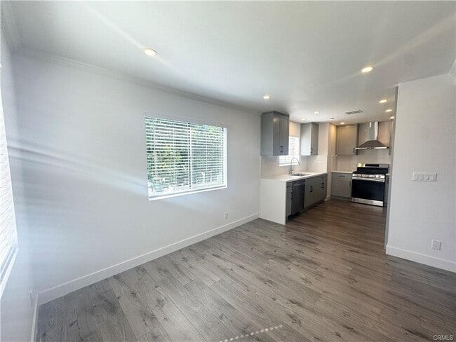 Building Photo - 308 N Chester Ave