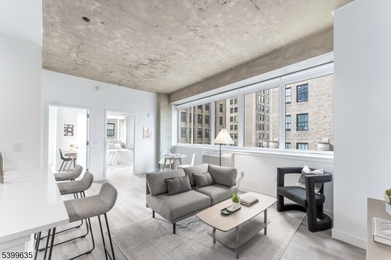 Primary Photo - 10 Commerce Ct