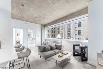 Building Photo - 10 Commerce Ct