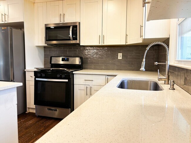Foto del edificio - Charming 3BR Condo in Atlanta
