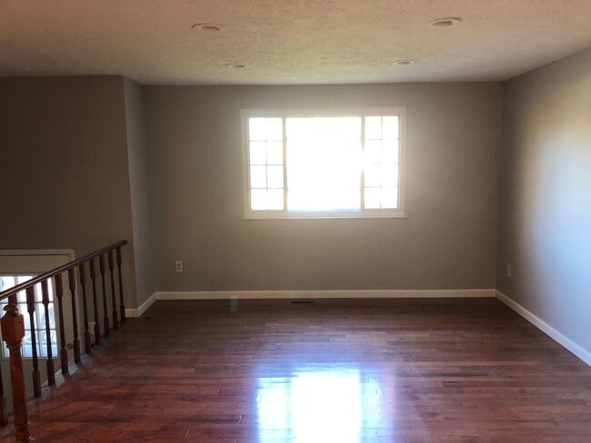 Foto del edificio - Upper St. Clair - 3 BR Split Entry House, Garage, Central Air!