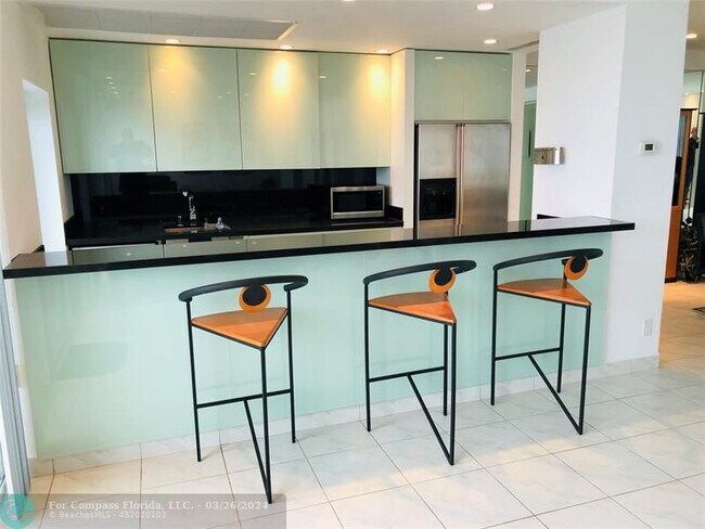 Foto del edificio - 2841 N Ocean Blvd