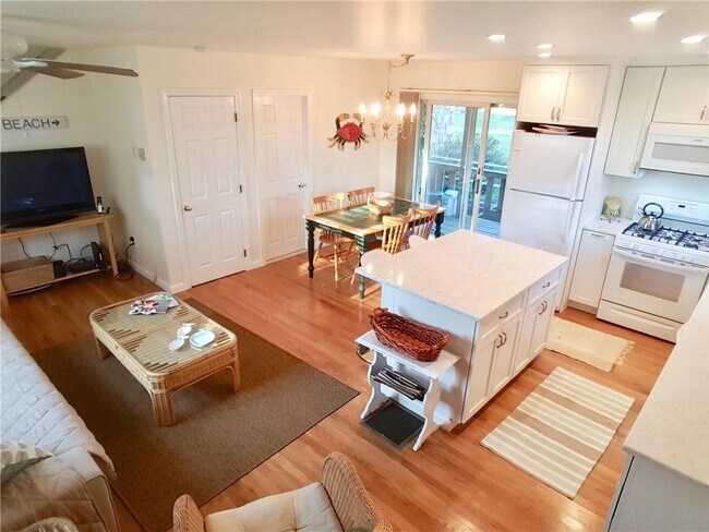 Foto del edificio - 152 Tuckerman Ave