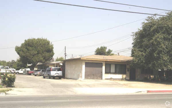 Primary Photo - 13651-13653 Los Angeles St