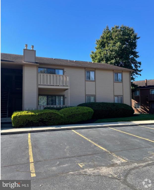 Building Photo - 1001 Woodhollow Dr