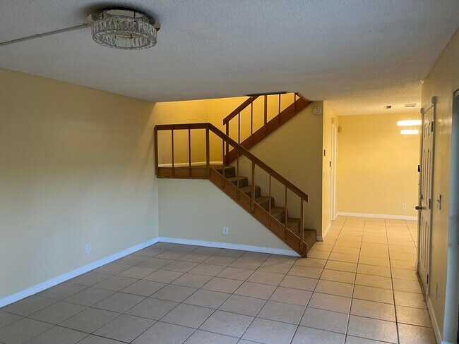 Building Photo - 2348 Waterside Dr
