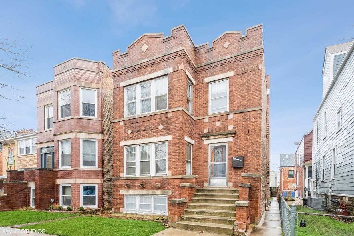 Primary Photo - 3535 W School St