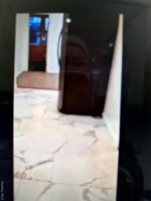 Building Photo - 605 Hegeman Ave