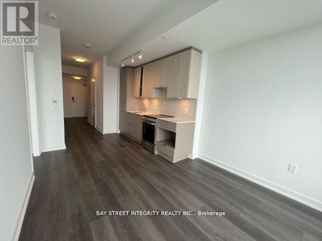 Photo du bâtiment - 3900-3900 Confederation Pkwy