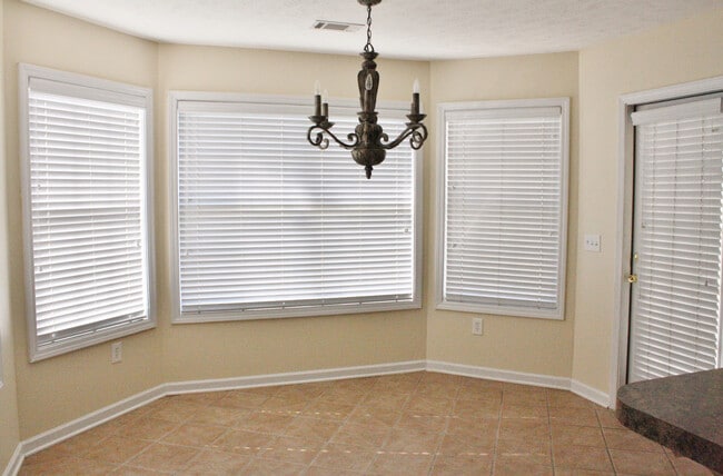 Foto del edificio - Gorgeous Phenix City Home Off Of HWY 165!