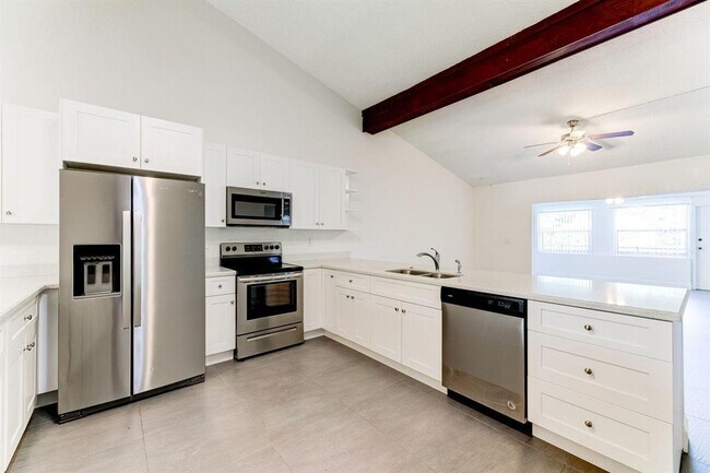 Foto del edificio - 10001 NW 36th St
