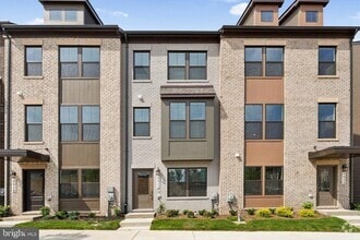 Building Photo - 6018 Beake St