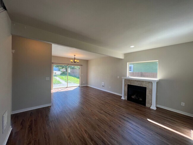 Foto del edificio - 5 Bedroom 2 Bath House Close to Whatcom Falls Park