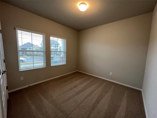 Building Photo - 441 Hortus Dr