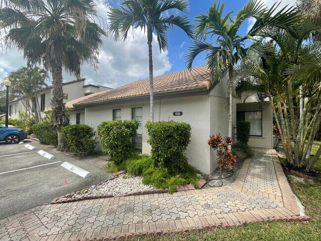 Building Photo - 952 Mockingbird Ln