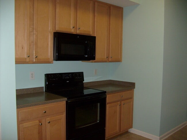 Building Photo - 13851 Herons Landing Way #4