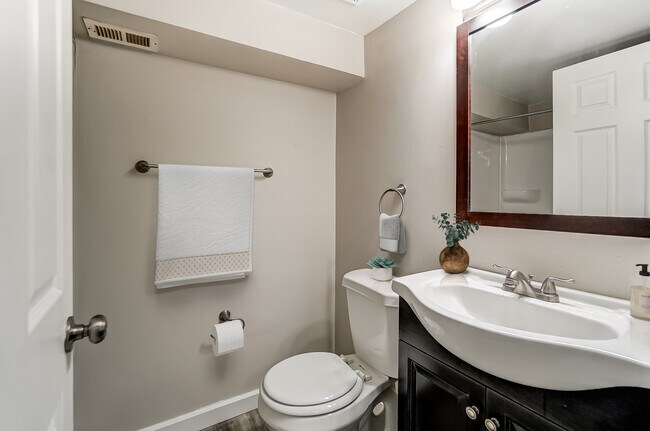 1 dormitorio y baño - Oaks of Newport