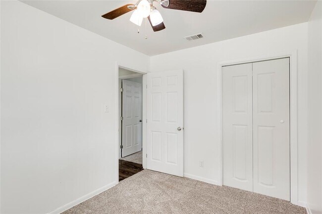 Building Photo - 809 Neans Dr