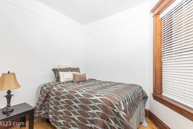 Foto del edificio - 2131 W Homer St