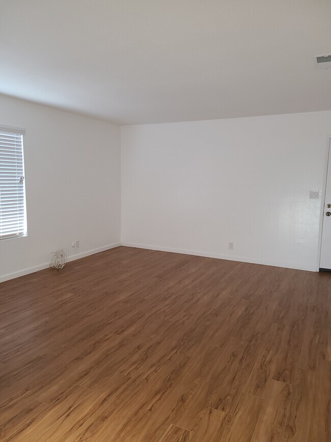 Living Room - 200 N Electric Ave