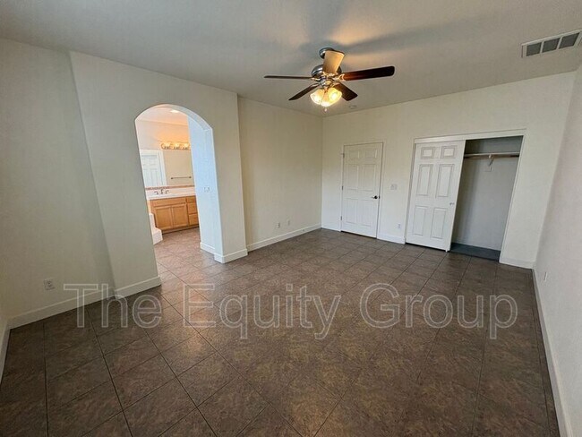 Foto del edificio - 144 E Reese Ave