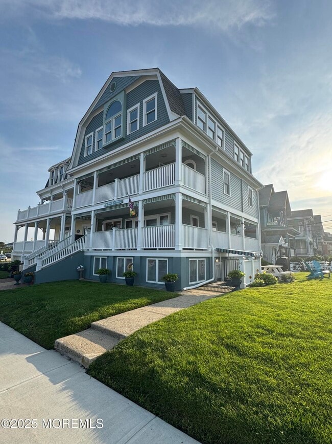 Building Photo - 27 Ocean Ave N