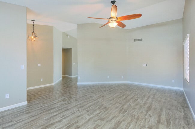 Foto del edificio - 8517 W Caribbean Ln