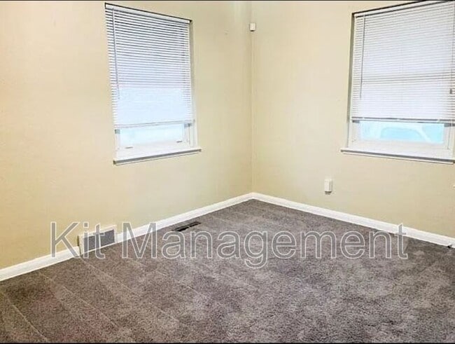 Foto del edificio - 316 Waggoner Blvd