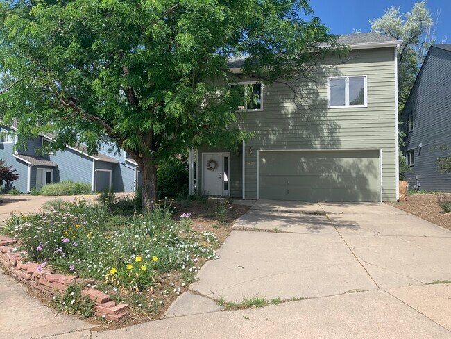 Foto del edificio - 3625 Roundtree Ct