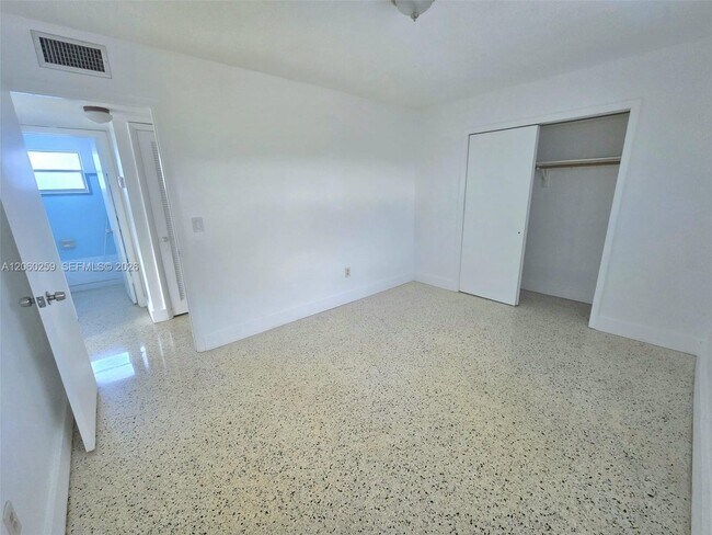 Foto del edificio - 11040 SW 4th St