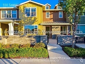Building Photo - 550 Sandalwood Dr