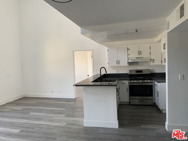 Foto del edificio - 420 S Harvard Blvd