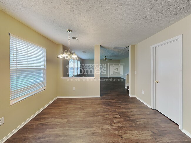 Building Photo - 2862 Park Knoll Drive