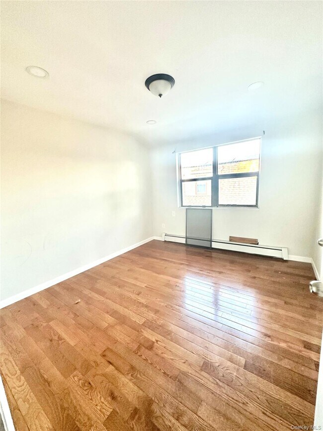Foto del edificio - 235-18 147th Rd