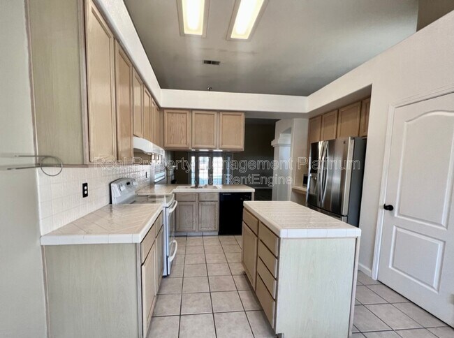 Foto del edificio - 3698 Judy Ave