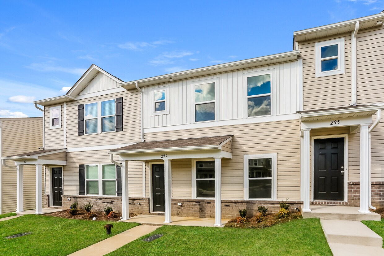 Primary Photo - 299 Century Dr, Salisbury, NC