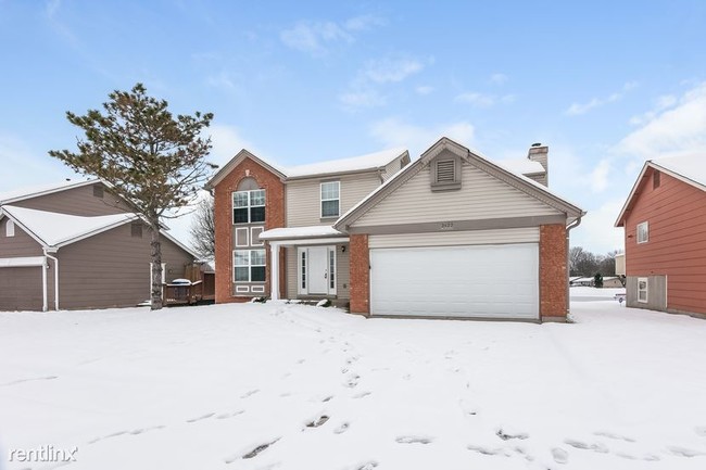 Building Photo - 4 br, 2.5 bath House - 2422 Black Pine Ct