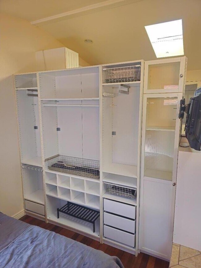 Foto del edificio - 229 Moana Pl