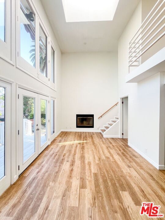Foto del edificio - 844 Maltman Ave