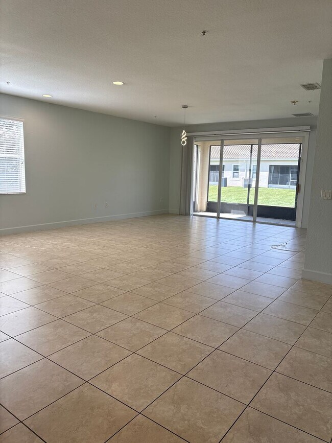Building Photo - Cypress Reserve - 3 bedroom 2 bath townhouse