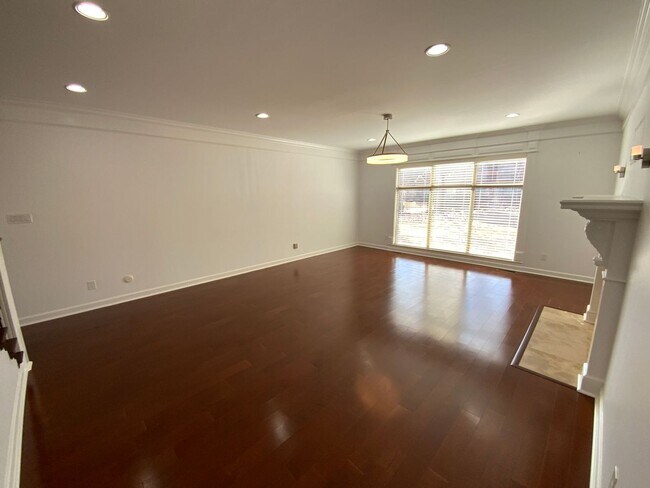 Foto del edificio - 123 Courts Ln