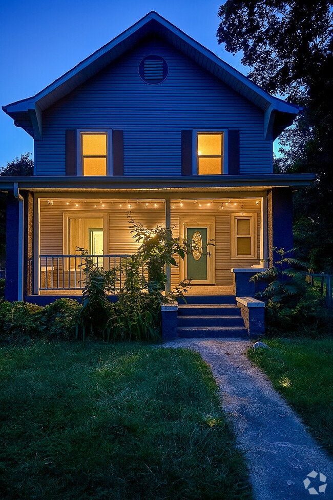 Building Photo - 4644 Cornelius Ave