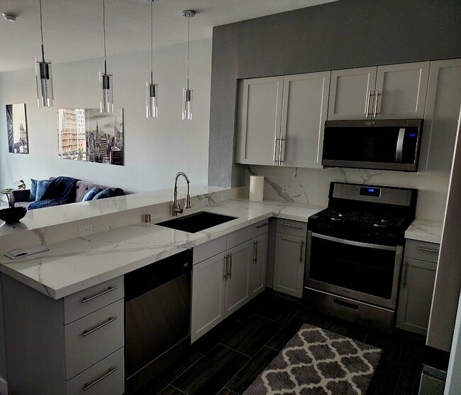 Building Photo - 445 Island