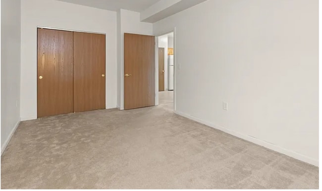 Building Photo - 18 Harbor Ave