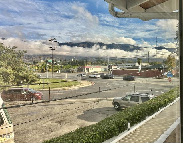 Foto del edificio - 2143 N Windsor Ave