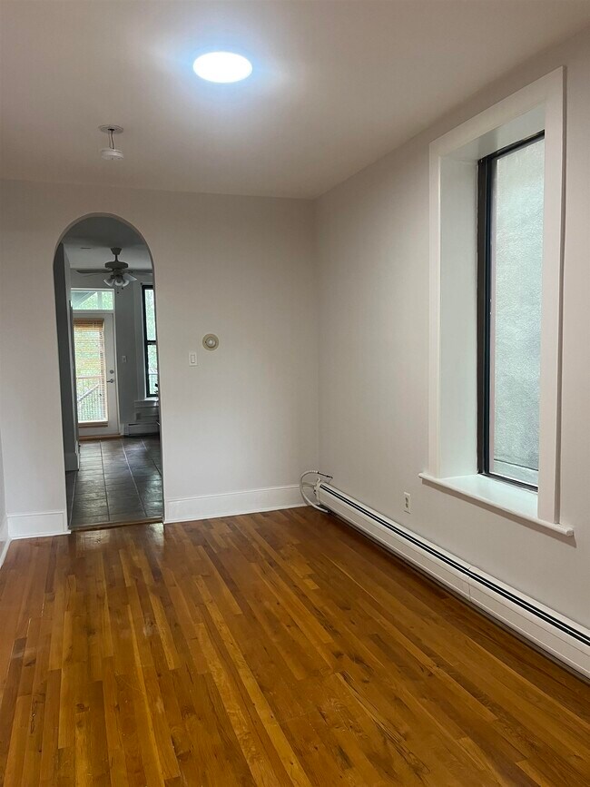 Foto del edificio - 608 Madison St