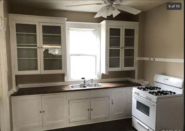 Cocina - 1418 W Barker Ave